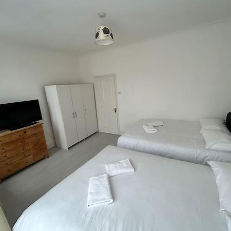 East London 2 Bedroom Flat Buitenkant foto
