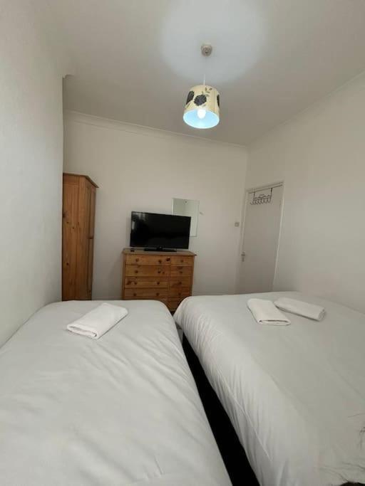 East London 2 Bedroom Flat Buitenkant foto