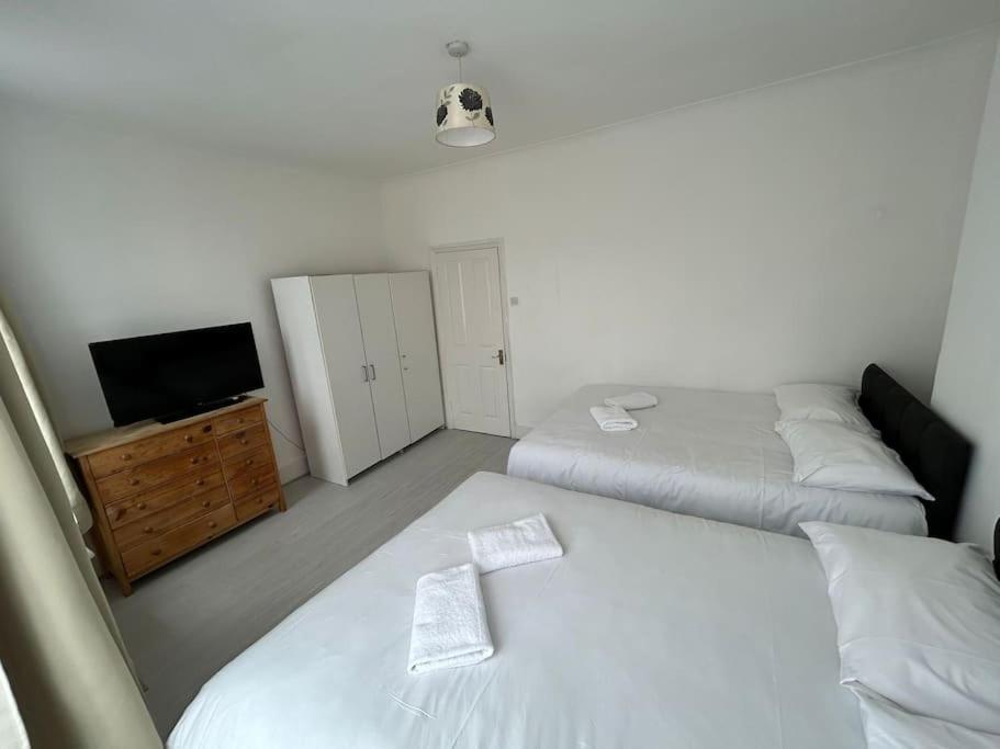 East London 2 Bedroom Flat Buitenkant foto